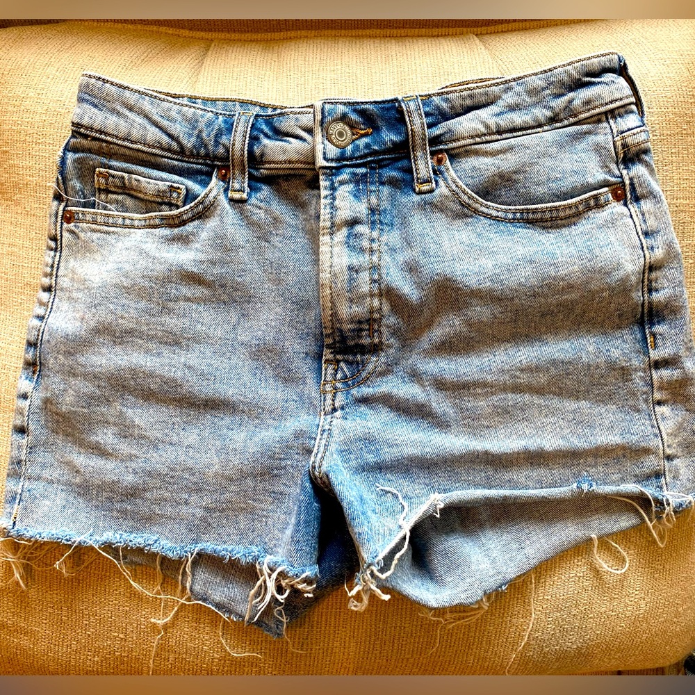 Old Navy High Rise OG Straight Size 8 Denim Shorts
